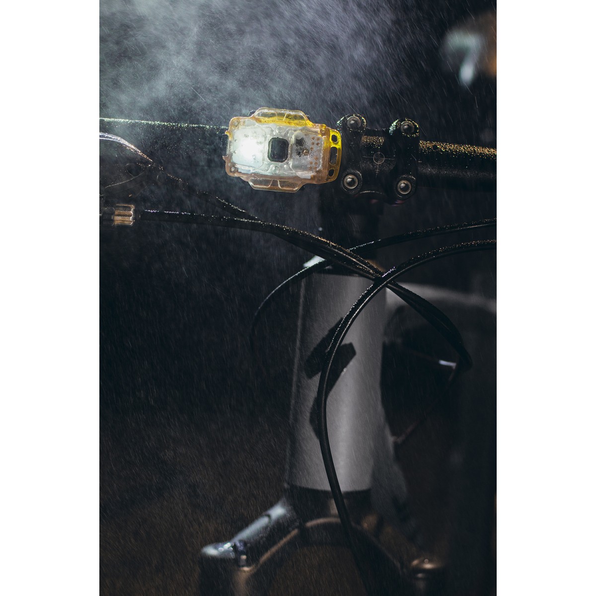 Armytek Crystal Blue headlamp - multi flashlight with additional red light 5 in 1 ARMYTEK - view 10 - Extreme-bg.com Armytek Crystal Blue headlamp - multi flashlight with additional red light 5 in 1 ARMYTEK - view 10