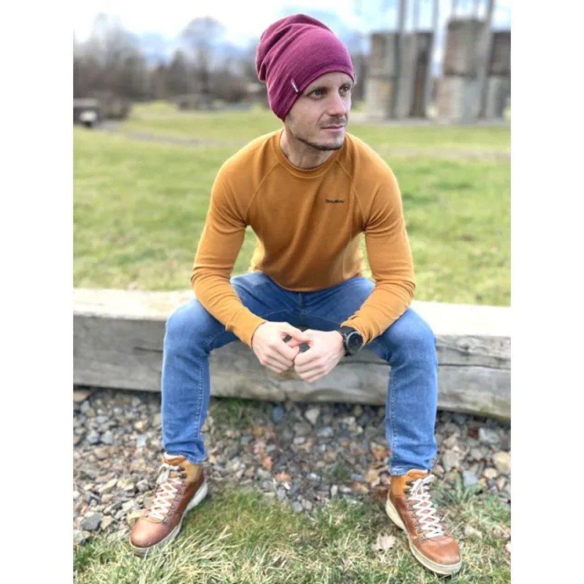 Мериносова шапка Merhat red HUSKY - изглед 4 - Extreme-bg.com Мериносова шапка Merhat red HUSKY - изглед 4