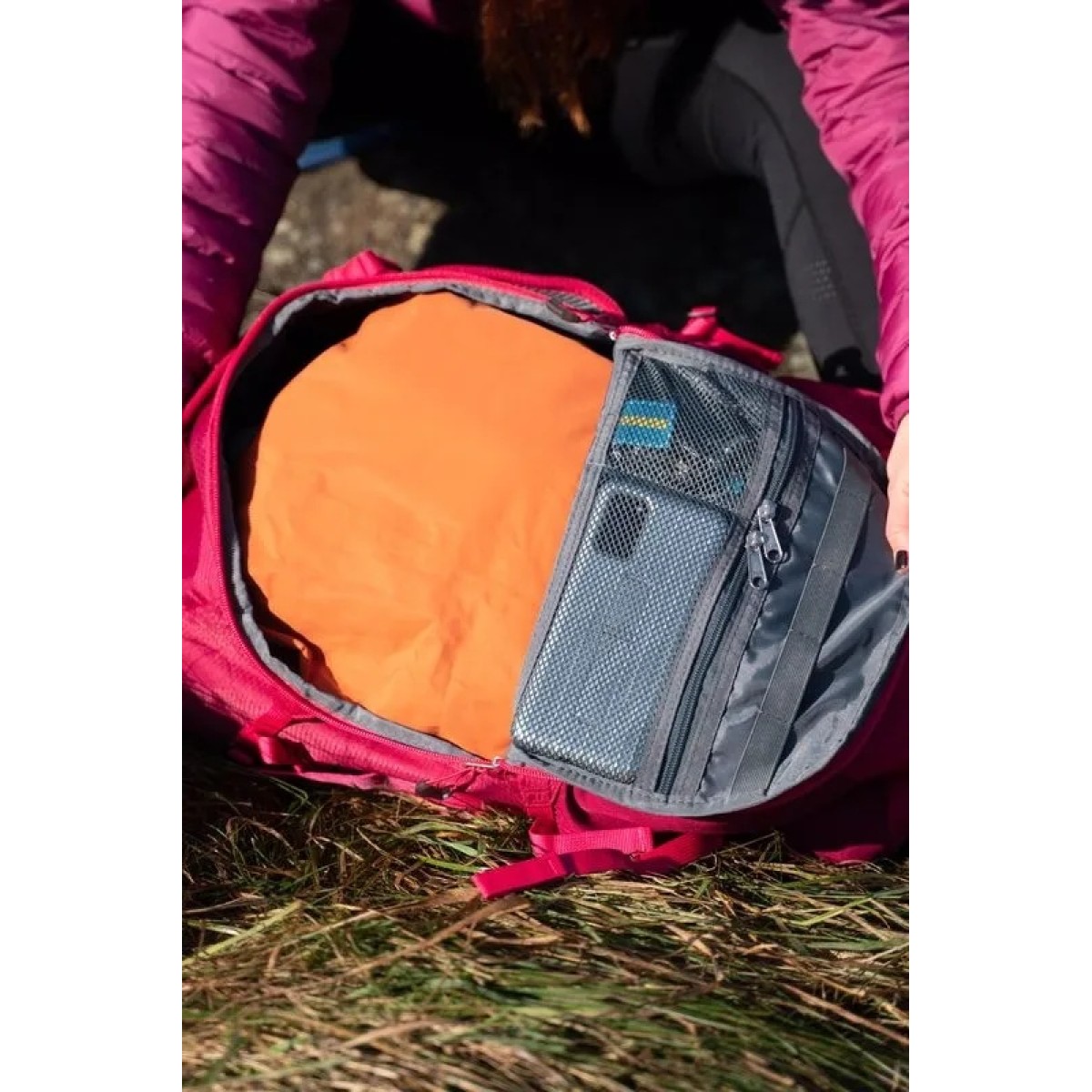Раница HUSKY CAMPUS 30L Magenta – Универсална раница за офис, туризъм и ежедневие HUSKY - изглед 11
