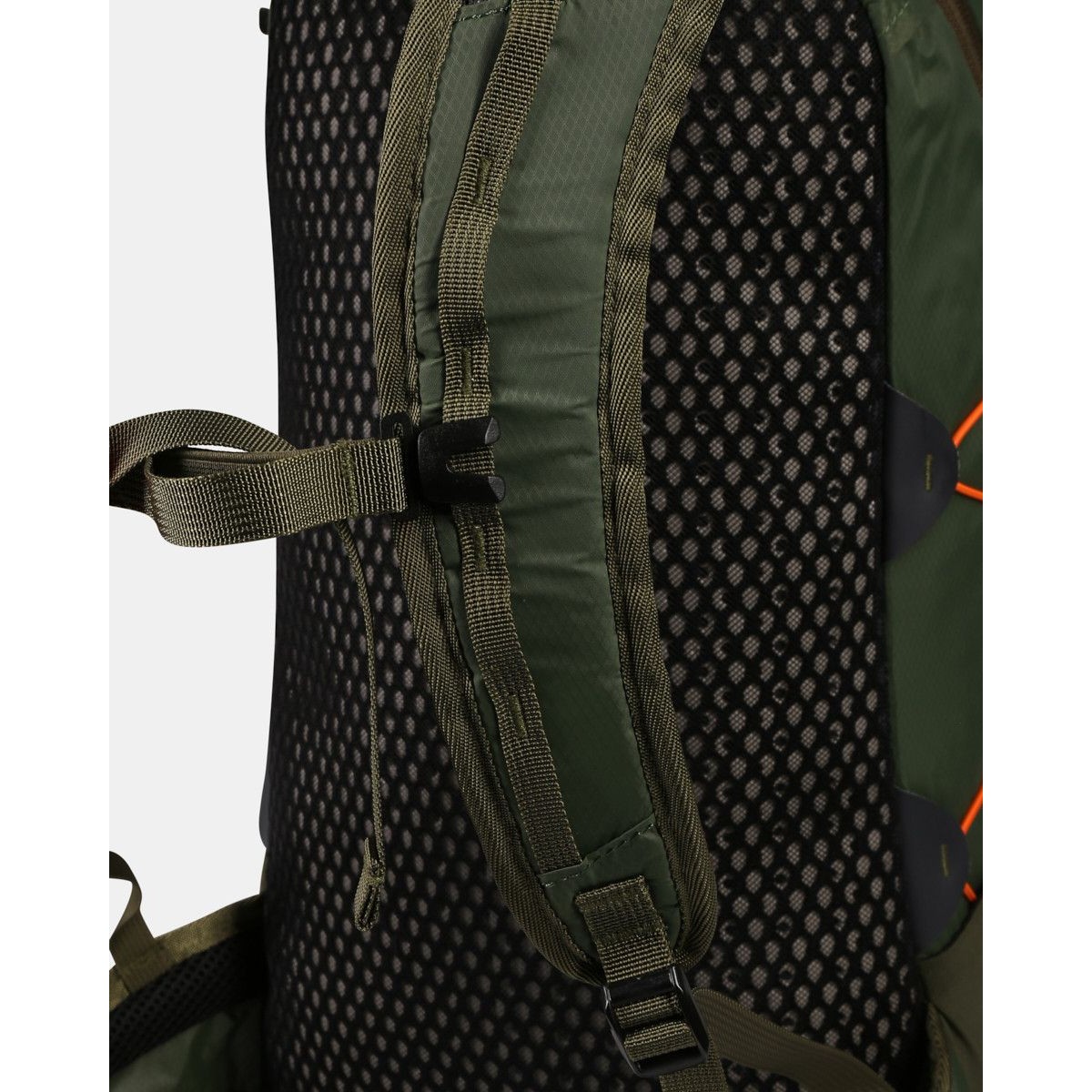 Ултралека туристическа и градска раница Kilpi PACIFIC 20-U (20L) – Водоустойчива & Дишаща KILPI - изглед 6 - Extreme-bg.com Ултралека туристическа и градска раница Kilpi PACIFIC 20-U (20L) – Водоустойчива & Дишаща KILPI - изглед 6