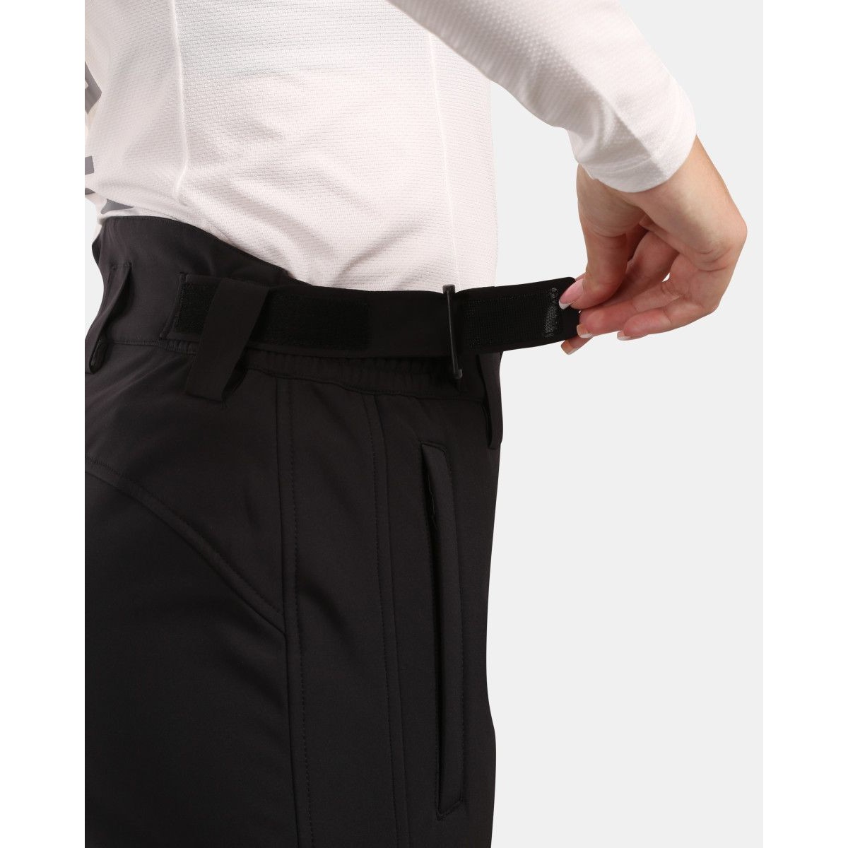 Дамски Софтшел Ски Панталон Kilpi RHEA-W ZL Черен | PFC Free | 10 000 мм KILPI - изглед 4 - Extreme-bg.com Дамски Софтшел Ски Панталон Kilpi RHEA-W ZL Черен | PFC Free | 10 000 мм KILPI - изглед 4