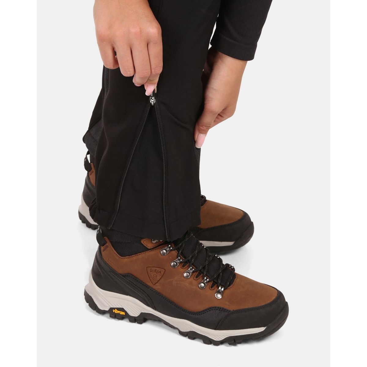 Дамски зимен софтшел панталон NUUK-W ZL KILPI - изглед 3 - Extreme-bg.com Дамски зимен софтшел панталон NUUK-W ZL KILPI - изглед 3