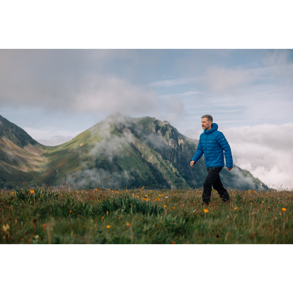 Men's Down Jacket Mac in a Sac Summit Ocean Blue | 600 Fill Power MAC IN A SAC - view 6