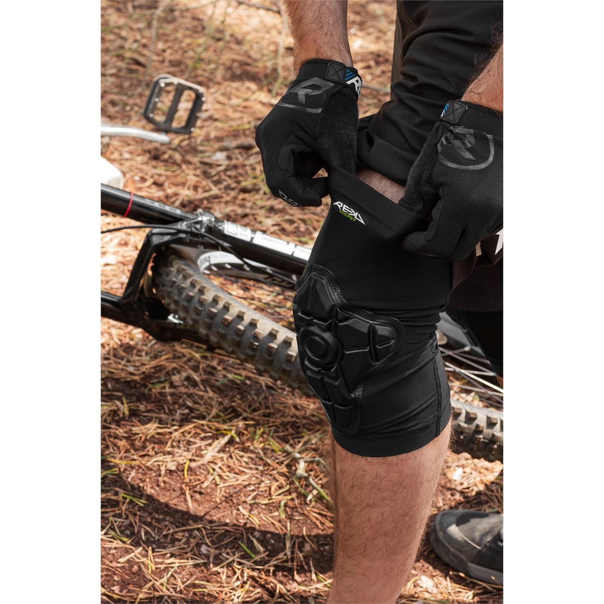 Професионални наколенки REKD Energy Knee Gaskets – Анатомична защита с REKD Energy пяна REKD - изглед 4 - Extreme-bg.com Професионални наколенки REKD Energy Knee Gaskets – Анатомична защита с REKD Energy пяна REKD - изглед 4
