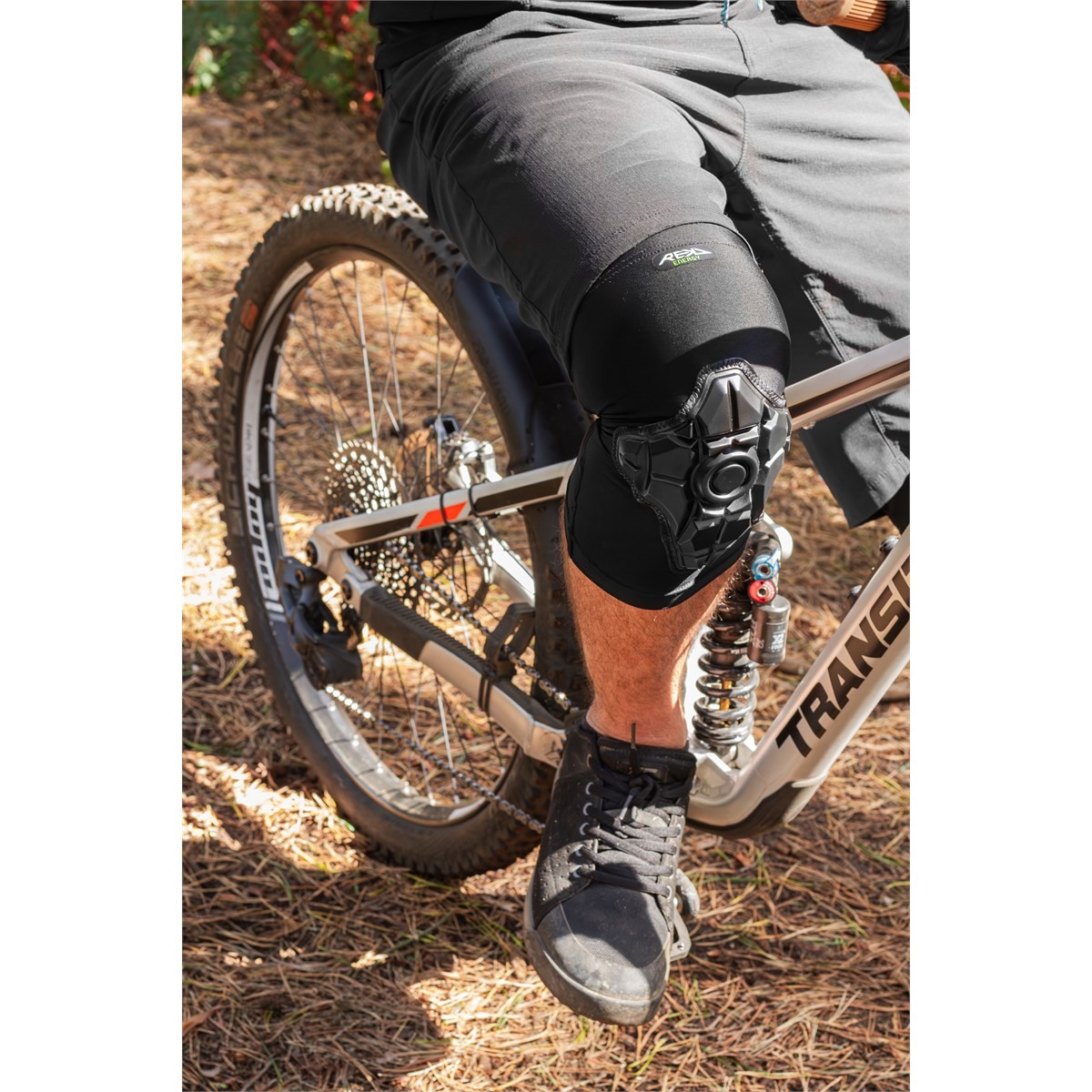 Професионални наколенки REKD Energy Knee Gaskets – Анатомична защита с REKD Energy пяна REKD - изглед 7 - Extreme-bg.com Професионални наколенки REKD Energy Knee Gaskets – Анатомична защита с REKD Energy пяна REKD - изглед 7
