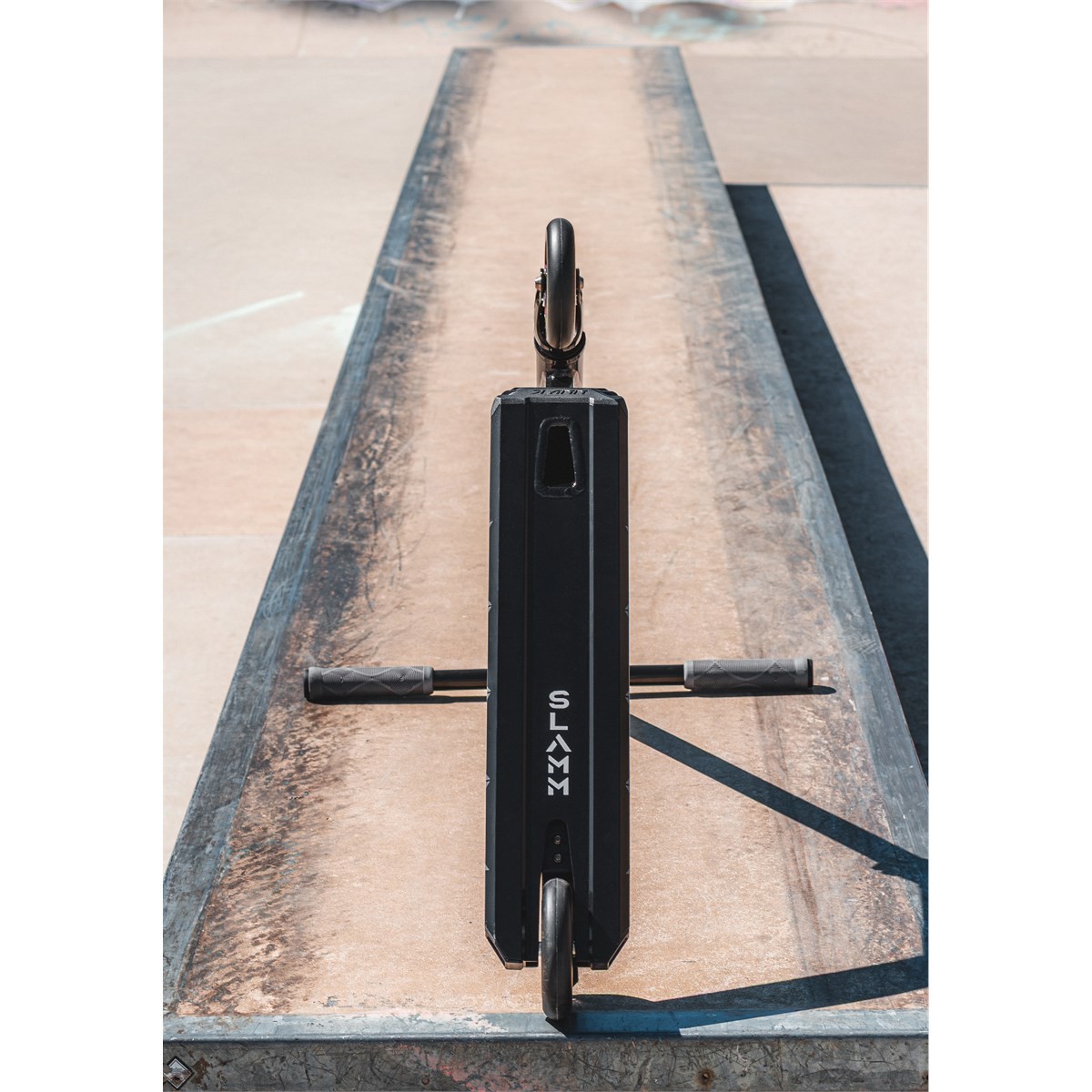 Фристайл тротинетка SLAMM Classic Pro – за начинаещи, 110 мм алуминиеви колела и Coffin Connector SLAMM - изглед 10 - Extreme-bg.com Фристайл тротинетка SLAMM Classic Pro – за начинаещи, 110 мм алуминиеви колела и Coffin Connector SLAMM - изглед 10