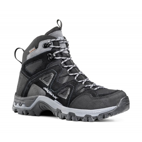 black hiking shoes
