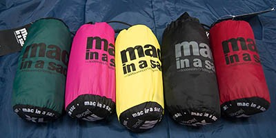 Mac in a Sac напук на дъждa