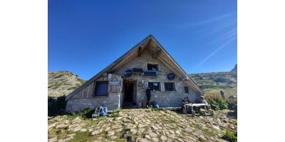 Кои са най-високите хижи в България?