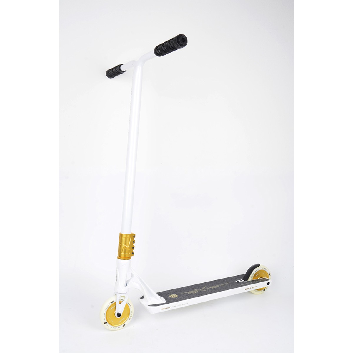 Тротинетка за трикове EXYST фрийстайл TEMPISH - изглед 17 - Extreme-bg.com Тротинетка за трикове EXYST фрийстайл TEMPISH - изглед 17